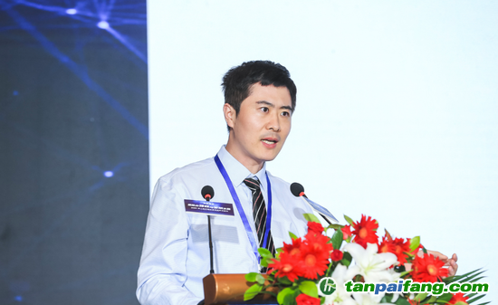 圖為 中國社會科學院保險與經濟發展研究中心副主任王向楠