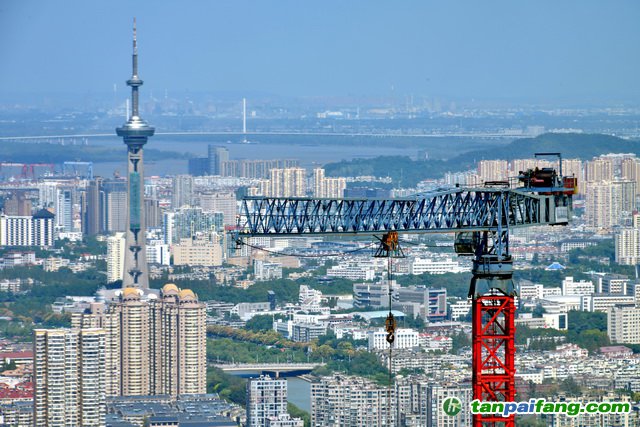 建筑業高質量發展需以降低碳排放、提高綠色性能為主要目標。攝影/章軻